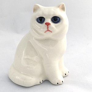 Фарфоровая статуэтка кошка Британская малая белая