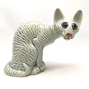 Фарфоровая статуэтка кошка Корниш-рекс серый