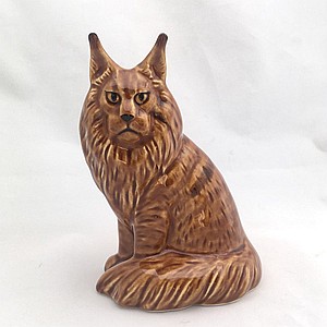 Фарфоровая статуэтка кошка Мейн-кун сидящий рыжего окраса
