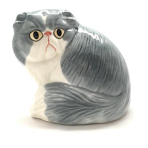 Фарфоровая статуэтка Персидский кот комочком бело-серый