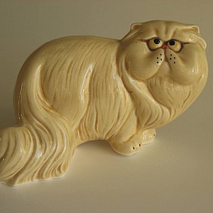 Фарфоровая статуэтка Персидский кот кремовый