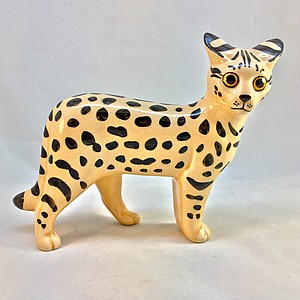 Фарфоровая статуэтка кошка Саванна